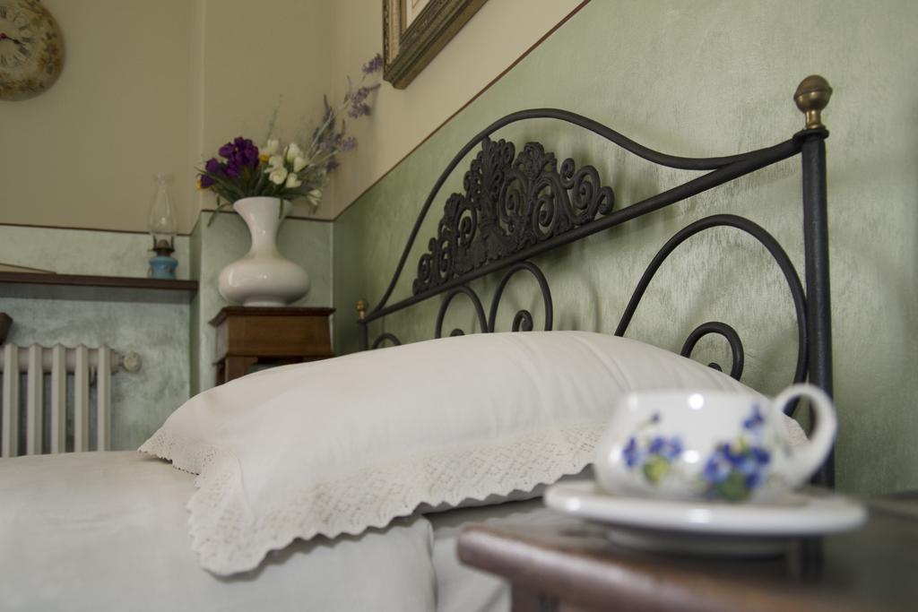 B&B Casa Carla Пинероло Экстерьер фото