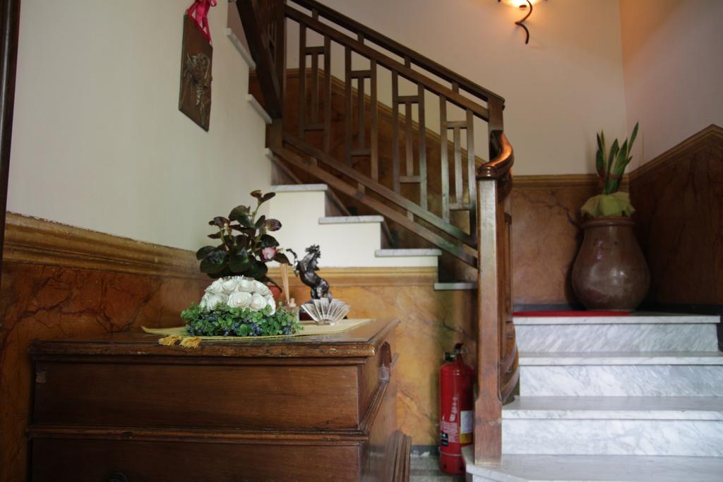B&B Casa Carla Пинероло Экстерьер фото